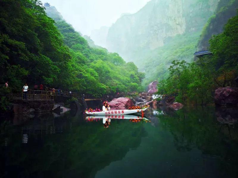 小球进黑洞